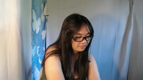 Snapshot of lovelykadita chatting on May 8, 1:33 am Kadita3 online show from May 8, 1:33 am