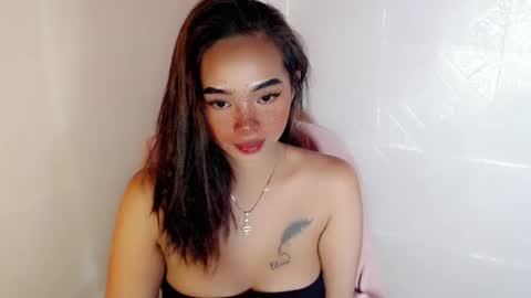 Snapshot of lovelykayleexx chatting on February 8, 12:17 pm ara online show from February 8, 12:17 pm