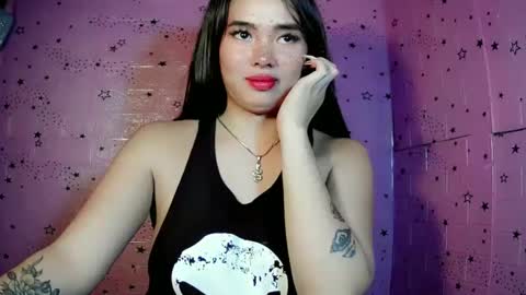 Snapshot of lovelykayleexx chatting on March 5, 7:17 pm ara online show from March 5, 7:17 pm