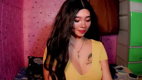 Snapshot of lovelykayleexx chatting on March 11, 2:51 pm ara online show from March 11, 2:51 pm