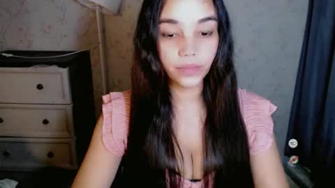 Snapshot of lovelylaiza chatting on May 23, 9:46 am Cutie Laiza online show from May 23, 9:46 am