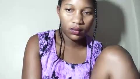 lovelylarra online show from May 2, 10:26 pm