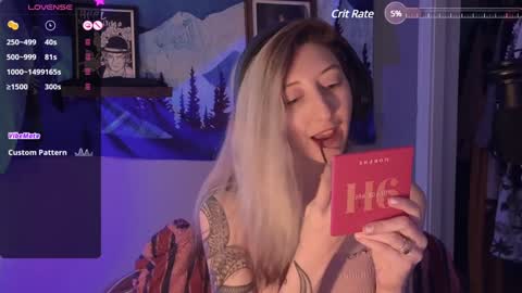 Snapshot of lovelylittlelucyy chatting on December 21, 8:10 pm lovelylittlelucyy online show from December 21, 8:10 pm
