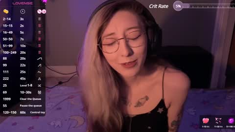 Snapshot of lovelylittlelucyy chatting on December 23, 1:51 am lovelylittlelucyy online show from December 23, 1:51 am