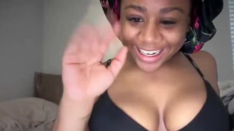 lovelymayaaa online show from January 2, 6:12 pm