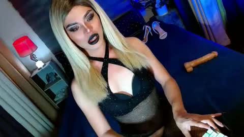 Snapshot of lovelymiss_shyna11 chatting on September 26, 1:42 am lovelymiss_shyna11 online show from September 26, 1:42 am