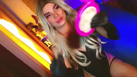 lovelymiss_shyna11 online show from May 8, 8:41 am