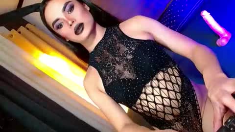 lovelymiss_shyna11 online show from May 14, 8:21 am