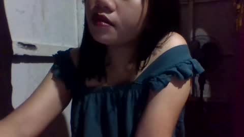 lovelymocha27s online show from March 5, 8:21 pm