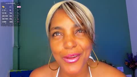 Snapshot of lovelynickyy chatting on February 22, 1:24 pm Nicky online show from February 22, 1:24 pm