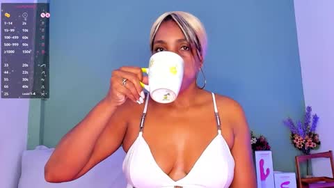 Snapshot of lovelynickyy chatting on March 5, 12:44 pm Nicky online show from March 5, 12:44 pm