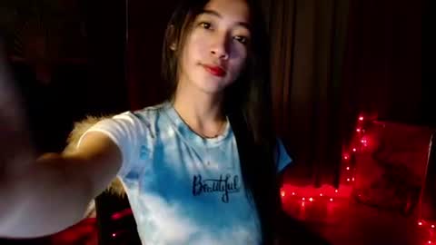 lovelypetite143 online show from February 20, 6:26 am