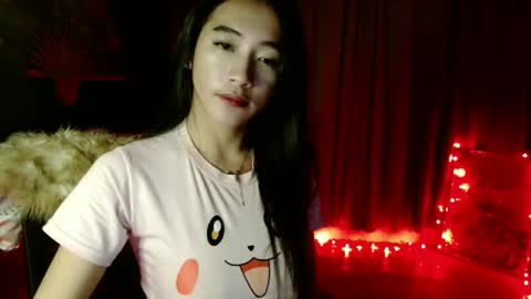 lovelypetite143 online show from March 6, 3:30 pm