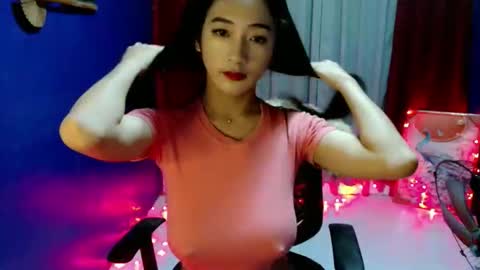 lovelypetite143 online show from May 17, 2:02 pm