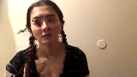 Snapshot of lovelyqueenaria chatting on December 16, 7:10 pm Queen Aria  online show from December 16, 7:10 pm