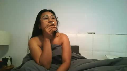 Snapshot of lovelyquey chatting on March 12, 9:43 pm Angelquey online show from March 12, 9:43 pm