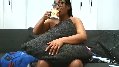 Snapshot of lovelyquey chatting on March 23, 8:35 pm Angelquey online show from March 23, 8:35 pm