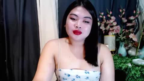 Snapshot of lovelyrhean chatting on November 8, 2:56 am Rhean online show from November 8, 2:56 am