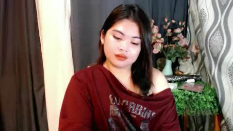 Snapshot of lovelyrhean chatting on November 14, 2:32 am Rhean online show from November 14, 2:32 am