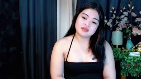 Snapshot of lovelyrhean chatting on November 18, 1:33 am Rhean online show from November 18, 1:33 am