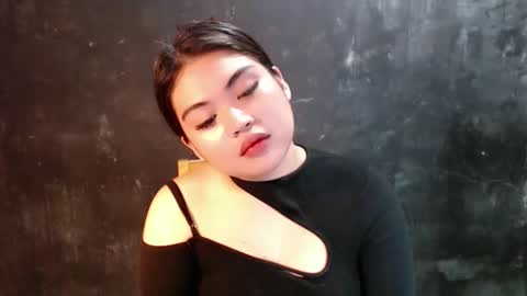 Snapshot of lovelyrhean chatting on December 20, 3:02 am Rhean online show from December 20, 3:02 am