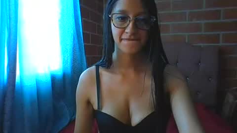 Snapshot of lovelysexxx_ chatting on June 17, 9:05 pm Tiffany online show from June 17, 9:05 pm