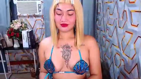 lovelyshelo online show from May 5, 2:03 pm