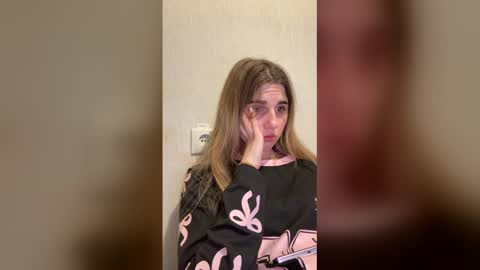 Snapshot of lovelysilk_63 chatting on December 19, 2:02 pm ELA online show from December 19, 2:02 pm