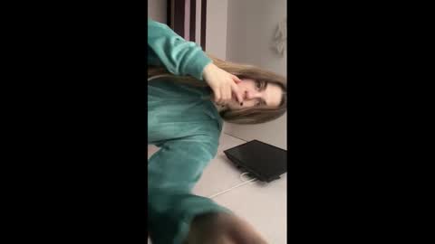 Snapshot of lovelysilk_63 chatting on February 4, 8:31 am ELA online show from February 4, 8:31 am