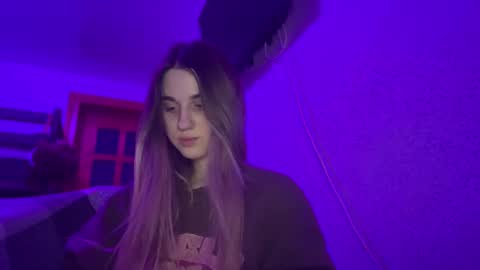 Snapshot of lovelysilk_63 chatting on February 4, 8:36 pm ELA online show from February 4, 8:36 pm