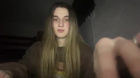 Snapshot of lovelysilk_63 chatting on February 5, 10:03 pm ELA online show from February 5, 10:03 pm