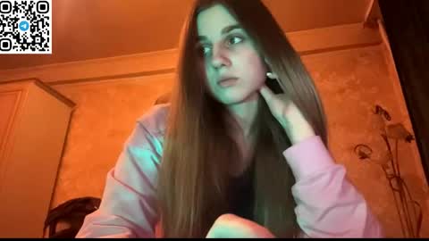 ELA online show from April 27, 6:39 pm