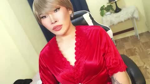 Snapshot of lovelysugar18 chatting on November 6, 8:32 pm STWEET LINA online show from November 6, 8:32 pm