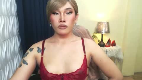 Snapshot of lovelysugar18 chatting on December 1, 4:23 pm STWEET LINA online show from December 1, 4:23 pm