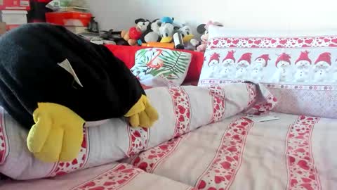 Snapshot of lovelywoman23 chatting on December 14, 7:58 am lovelywoman23 online show from December 14, 7:58 am