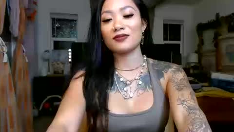 lovelyxmacii online show from October 14, 2:23 am