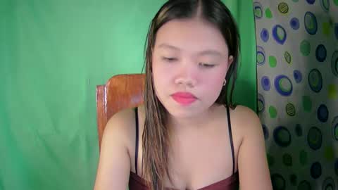 Snapshot of lovemae352295 chatting on December 15, 5:13 am lovemae352295 online show from December 15, 5:13 am