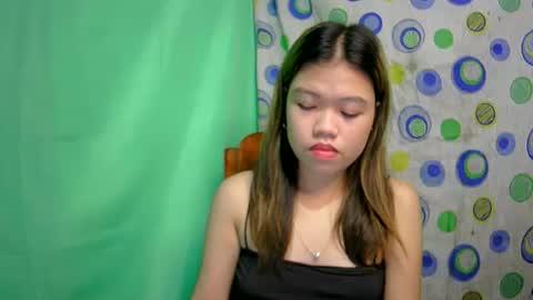 Snapshot of lovemae352295 chatting on December 20, 2:52 am lovemae352295 online show from December 20, 2:52 am