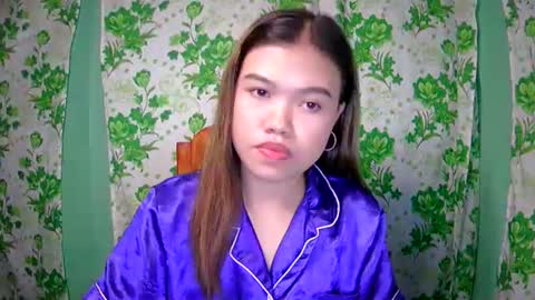 Snapshot of lovemae352295 chatting on January 14, 7:27 am lovemae352295 online show from January 14, 7:27 am