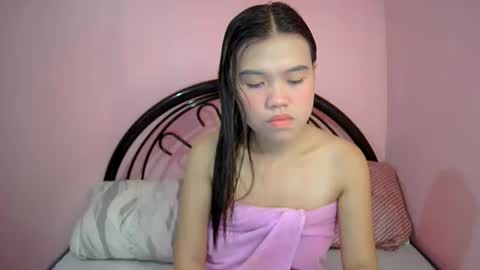 Snapshot of lovemae352295 chatting on February 5, 11:44 am lovemae352295 online show from February 5, 11:44 am