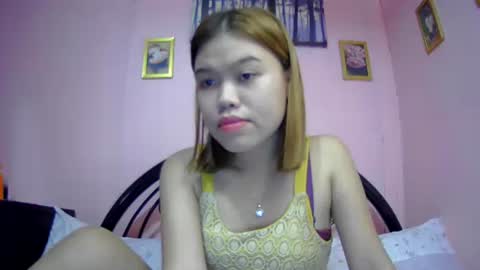 Snapshot of lovemae352295 chatting on March 4, 10:57 am lovemae352295 online show from March 4, 10:57 am