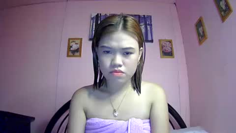 Snapshot of lovemae352295 chatting on March 7, 6:35 am lovemae352295 online show from March 7, 6:35 am