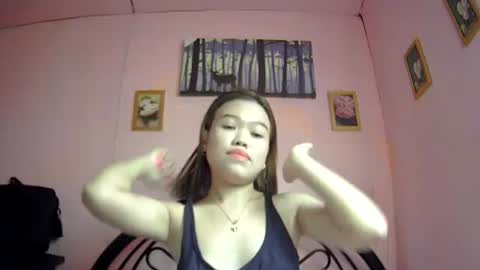 Snapshot of lovemae352295 chatting on March 8, 6:43 am lovemae352295 online show from March 8, 6:43 am