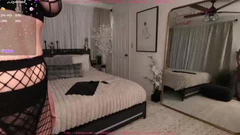 Snapshot of lovemoscarlett chatting on January 17, 9:28 pm Scarlett online show from January 17, 9:28 pm