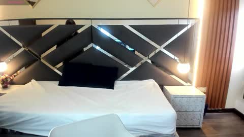 LOVEQUINN online show from February 2, 7:34 pm