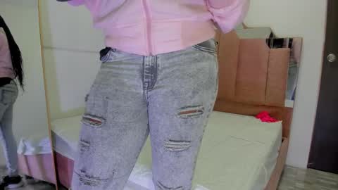 Snapshot of lovequeen02 chatting on February 9, 11:47 am L O V E online show from February 9, 11:47 am