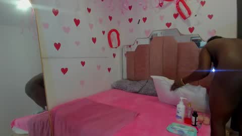 Snapshot of lovequeen02 chatting on February 17, 12:16 pm L O V E online show from February 17, 12:16 pm