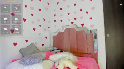 Snapshot of lovequeen02 chatting on February 19, 11:38 am L O V E online show from February 19, 11:38 am