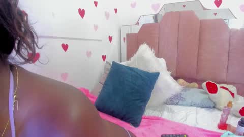 Snapshot of lovequeen02 chatting on February 21, 5:53 pm L O V E online show from February 21, 5:53 pm