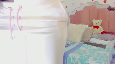 Snapshot of lovequeen02 chatting on February 23, 11:44 am L O V E online show from February 23, 11:44 am